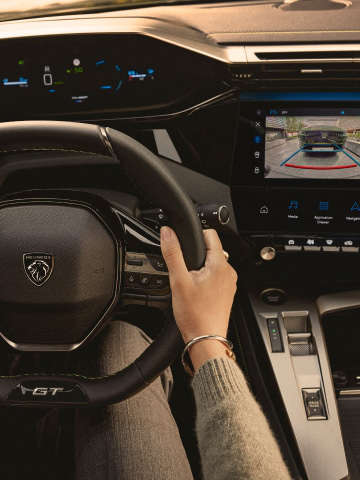 Інтерʼєр салону Peugeot 408