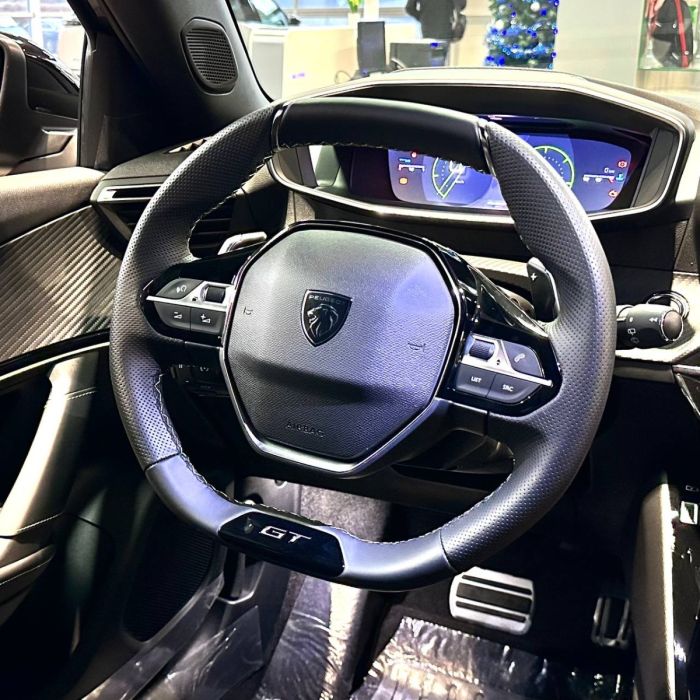 PEUGEOT 2008 GT 2024